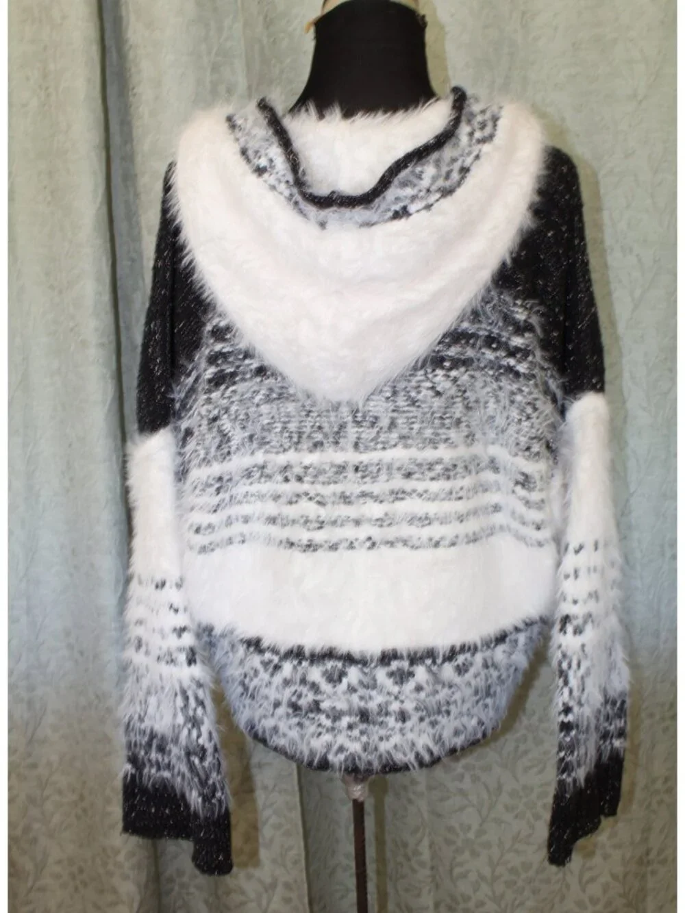 Pilcro Anthropologie Eyelash Hooded Sweater Large Textured Fuzzy Knit Cozy Top